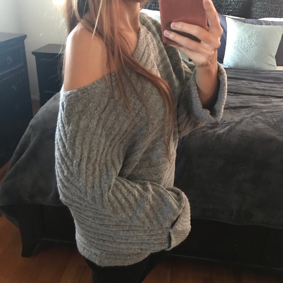 Ribbed Dolman Sleeve Multi-way Pullover - Picture 6 of 9